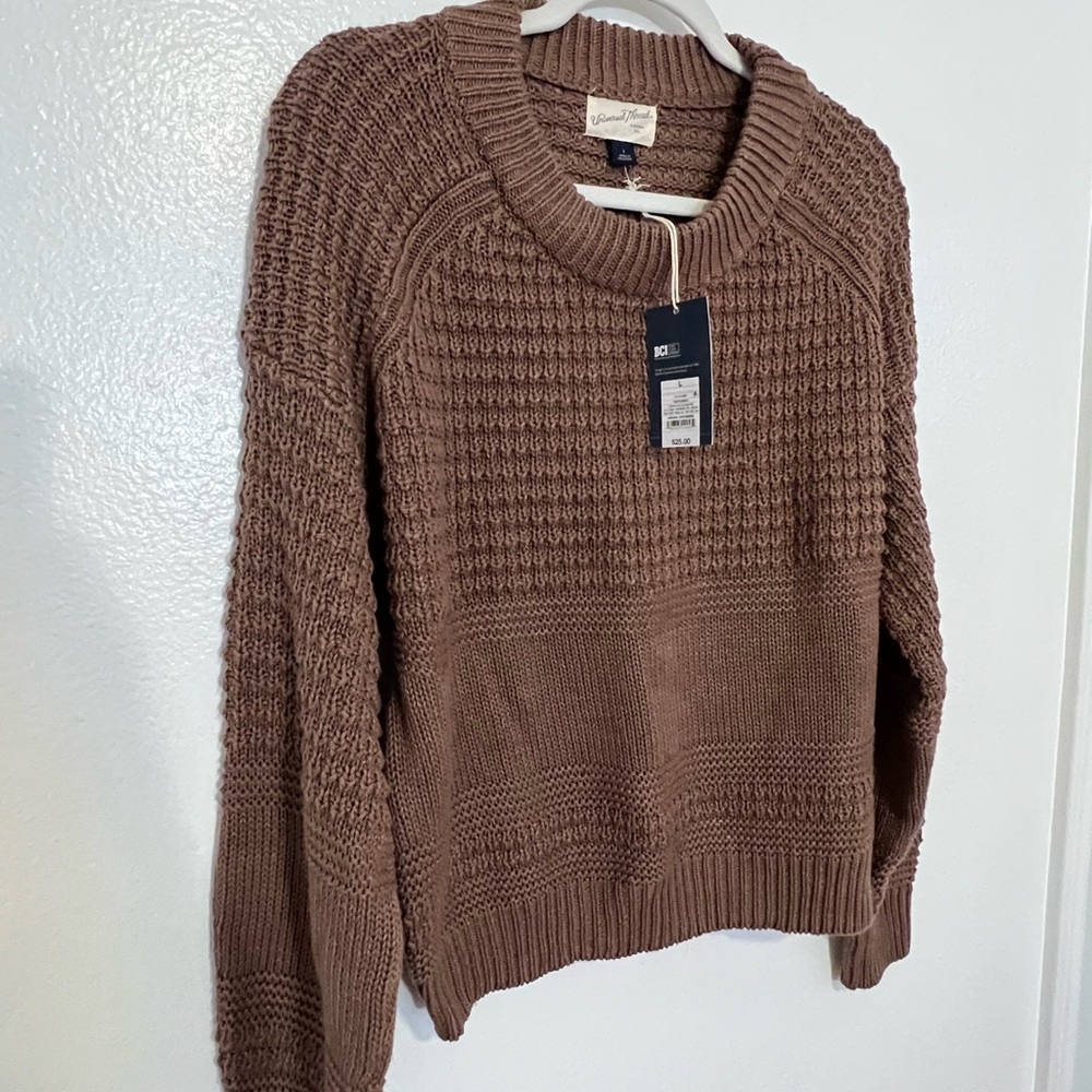 ⭐️Universal Thread (Target) Sweater ⭐️ - Picture 2 of 4